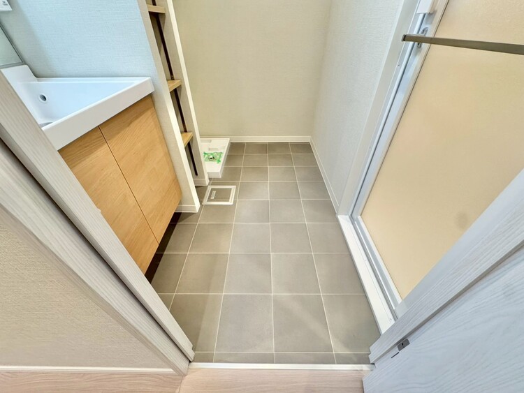 その他 十分な広さの脱衣所。