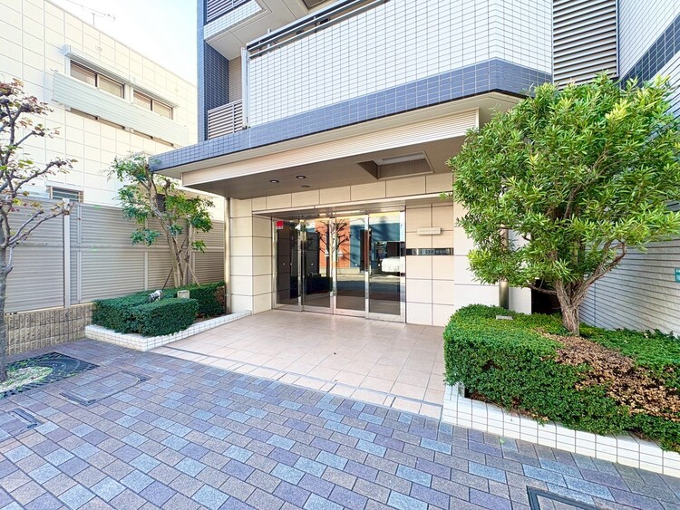 その他 上質感漂う玄関アプローチです。