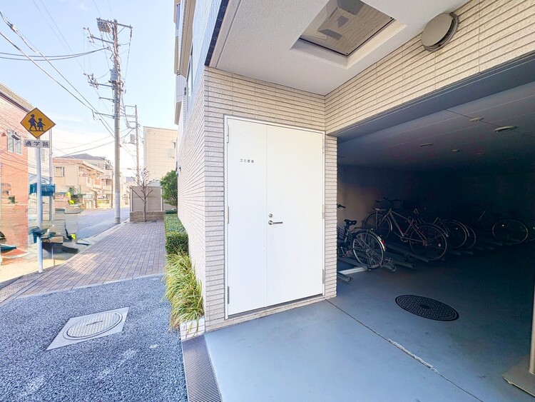 その他 ゴミ置場。綺麗に管理されております。