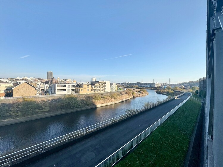 その他 眺望や窓からの景色が良いと、家で過ごす時間も快適です。