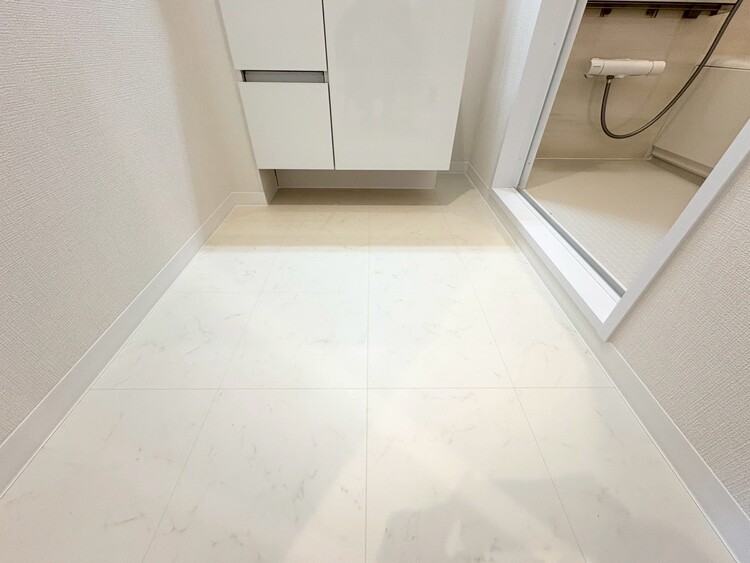 その他 十分な広さの脱衣所。