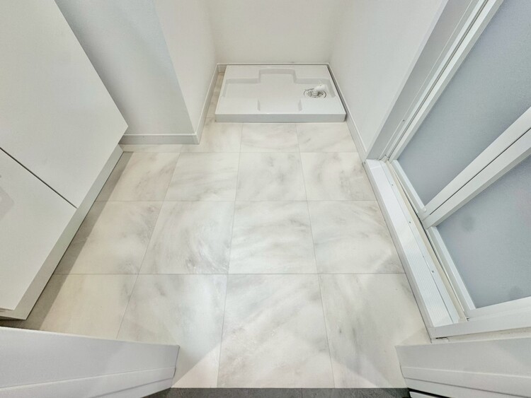 その他 十分な広さの脱衣所。