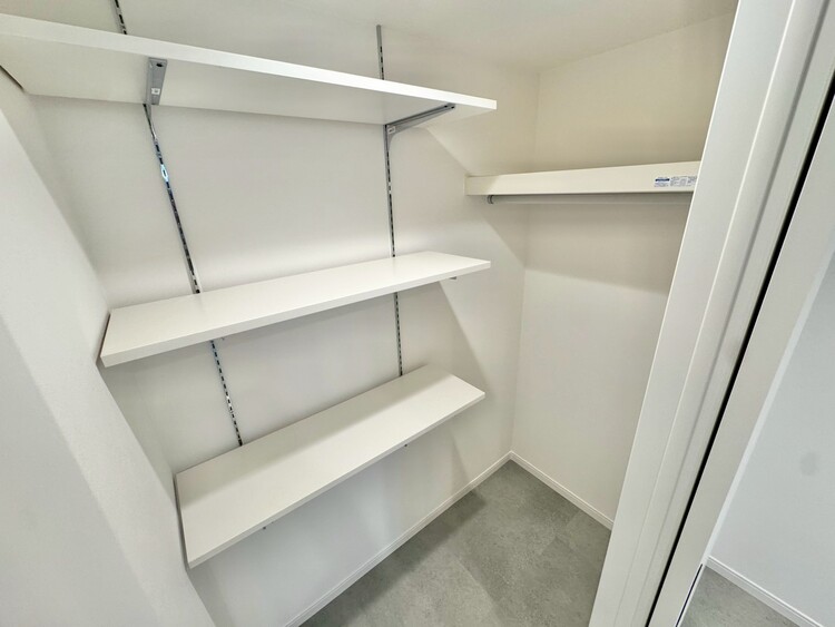 その他 家電やスーツケース、ストック品など何でも片付く嬉しい空間です。