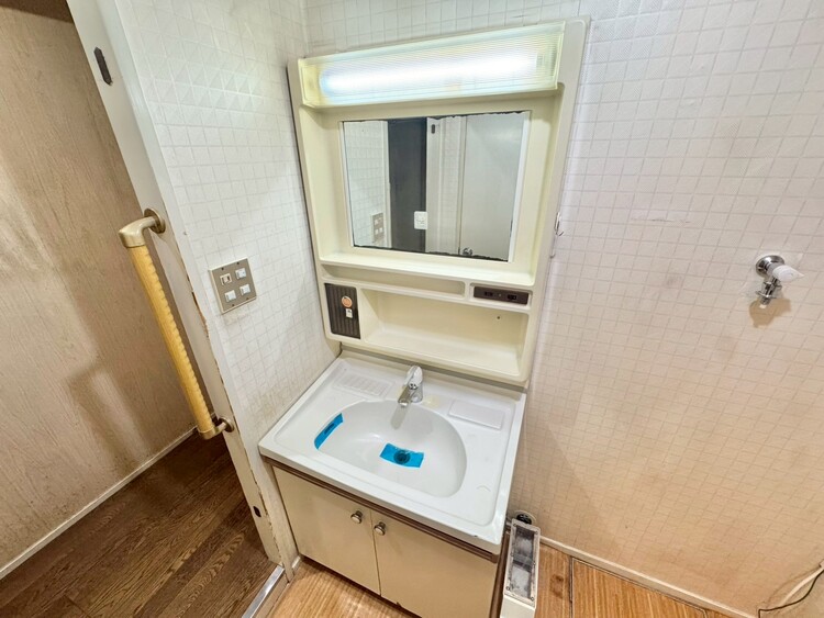 その他 清潔感を感じられる洗面化粧台。