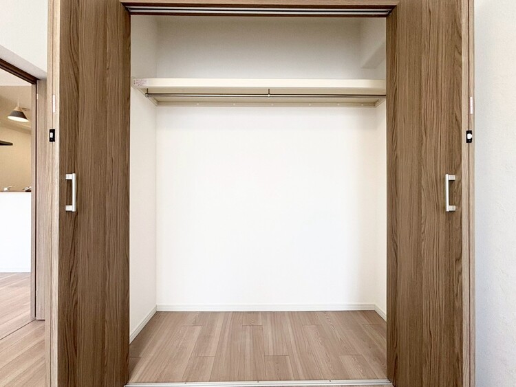 その他 収納スペースが付いていて、お部屋を広く使っていただけます。