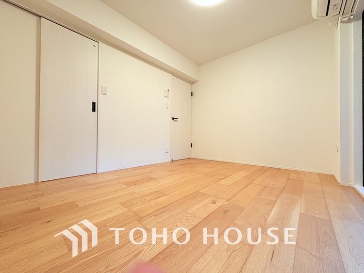 内装 シンプルですっきりとした室内は飽きのこない居心地の良い雰囲気です