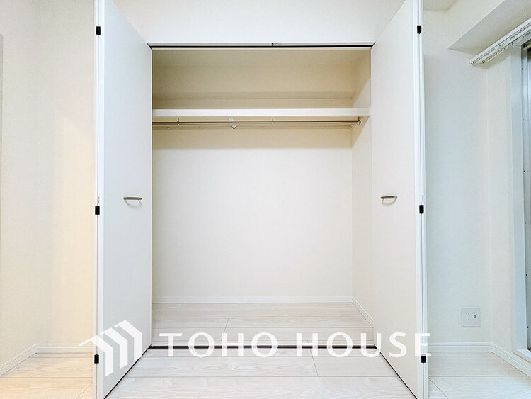 内装 シンプルですっきりとした室内は飽きのこない居心地の良い雰囲気