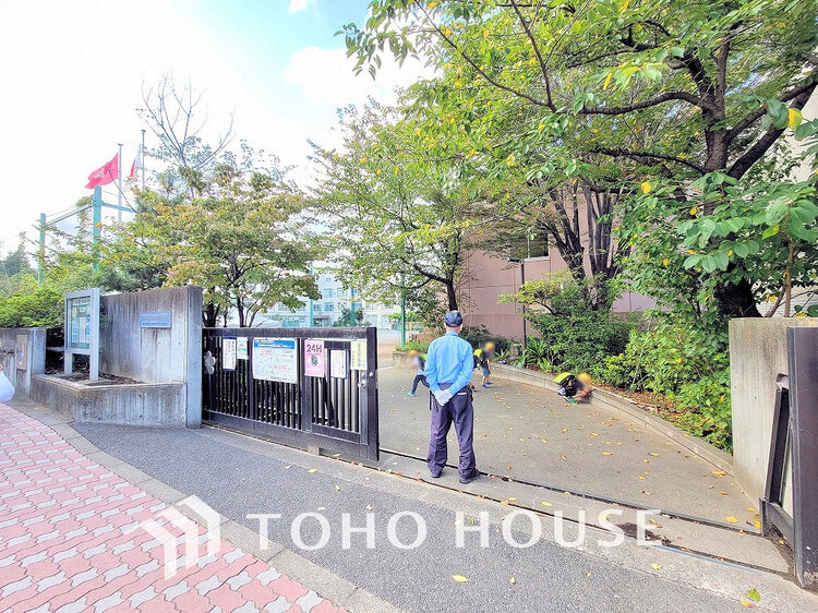 周辺 渋谷区立加計塚小学校　距離300m