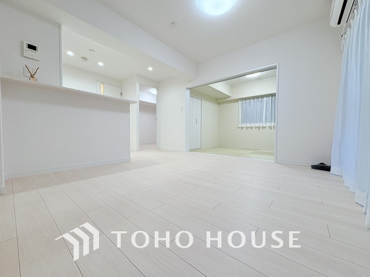 内装 上質な時間を育む暮らしのメインステージ。寛ぎとコミュニケーションを育む居心地のよい場所