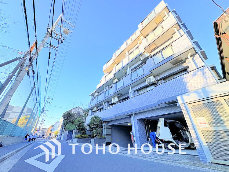 外観 〜「鶴見市場」駅徒歩5分、専用庭付き角住戸〜新規リフォーム済の使い勝手良好3LDK〜