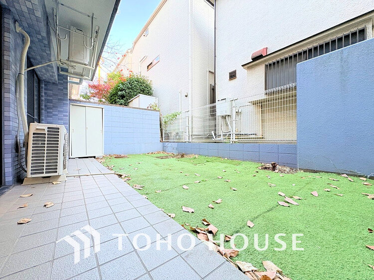 バルコニー 日当たりの良いバルコニーで晴れの日の洗濯物も楽しみになりますね