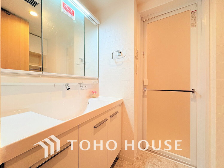 洗面 大きな洗面鏡付き、朝の身支度も楽しくなりますね