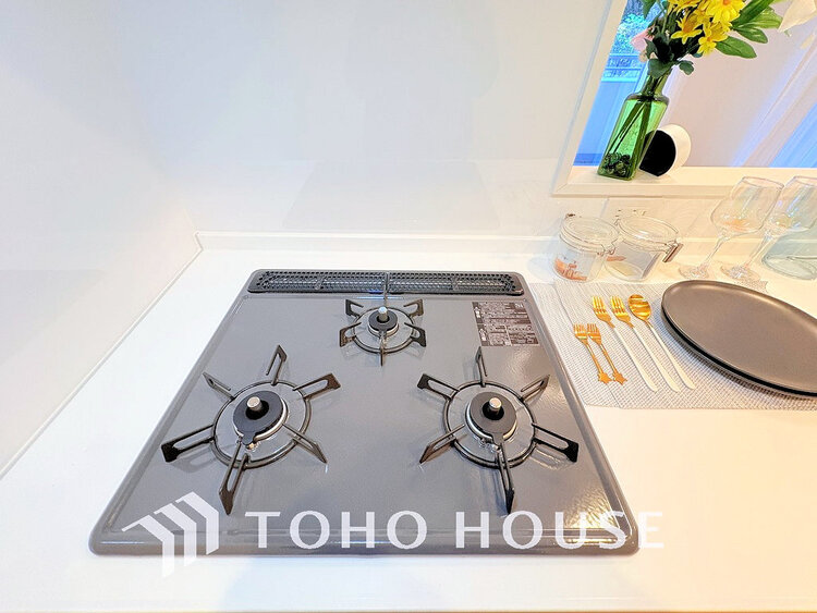 その他 3口ガスコンロで効率よくお料理できますね