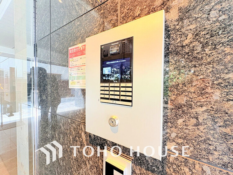 その他 エントランスはオートロック完備で安心のセキュリティ