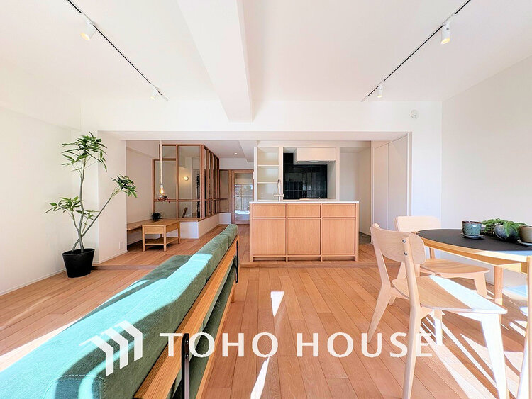 内装 ゆったりとくつろげる上質なリビングダイニング