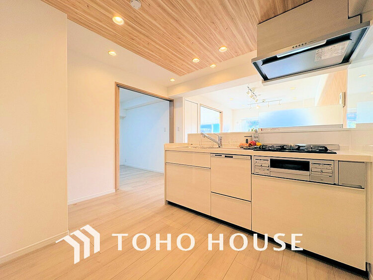 キッチン シンプルな部屋の雰囲気に溶け合うナチュラルキッチン