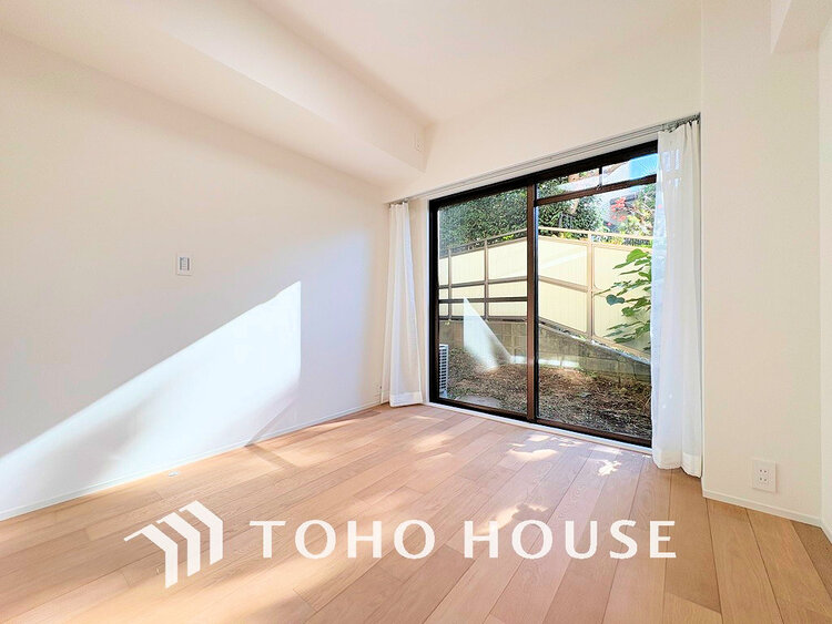 内装 1日の疲れを癒し、心地よく寛げるようゆったりとした広さをしています