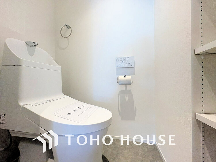 トイレ トイレには快適な温水洗浄便座付