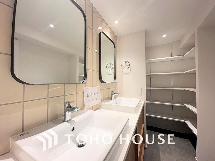 洗面 大きな洗面鏡付き、朝の身支度も楽しくなりますね