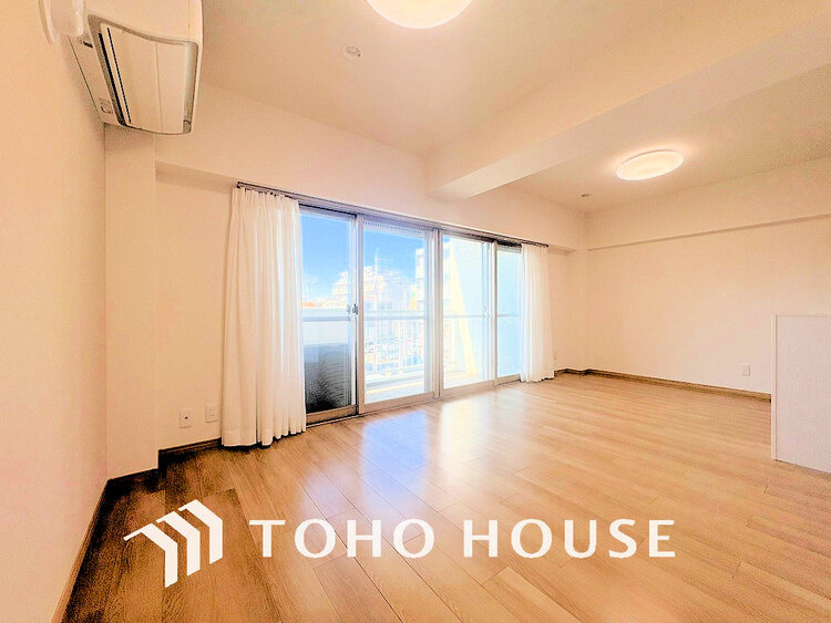 内装 上質な時間を育む暮らしのメインステージ。寛ぎとコミュニケーションを育む居心地のよい場所