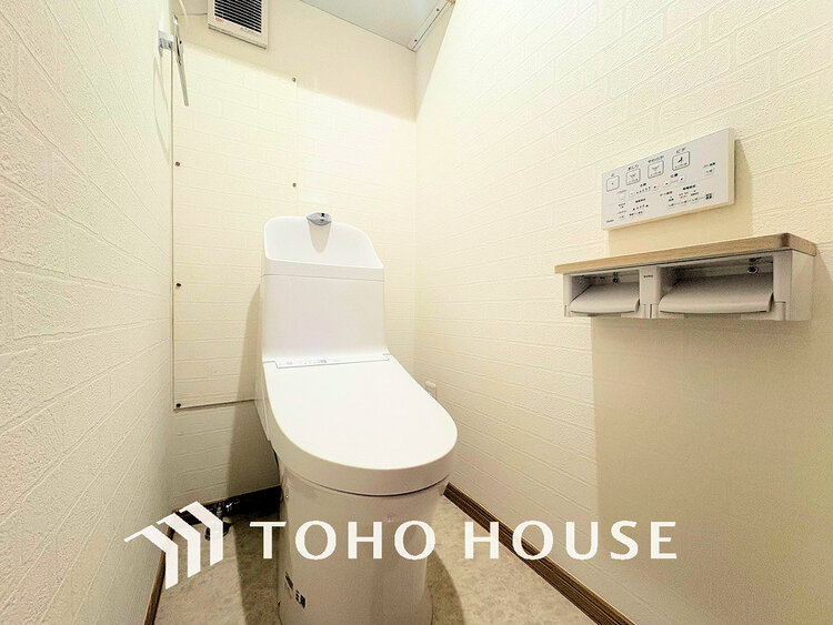 トイレ トイレには快適な温水洗浄便座付