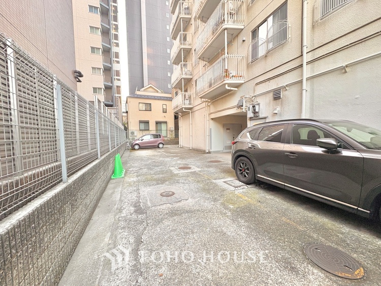 外観 ほんの少しのこだわり。ちょっとした色使いがその家がもつ雰囲気、趣（おもむき）を携え、暮らす家族や訪ねてくる友人・知人に新鮮な香りを運んできます。