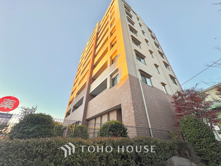 外観 ほんの少しのこだわり。ちょっとした色使いがその家がもつ雰囲気、趣（おもむき）を携え、暮らす家族や訪ねてくる友人・知人に新鮮な香りを運んできます。