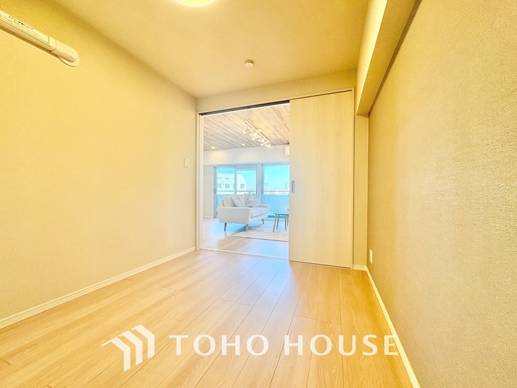 内装 寝室は一日の疲れを癒す大切な空間。快適で落ち着けるおすすめの間取りです。