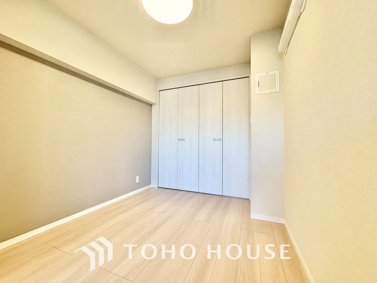 内装 光あふれるリビングは、笑顔の舞台。家族みんなで過ごすかけがえのない時間が、温かい思い出を作ります。