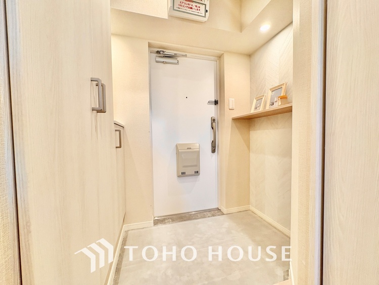 外観 明るく大きなリビングは、家族の安心と快適を育む空間。のびやかな広さが毎日の暮らしをより豊かに彩ります。