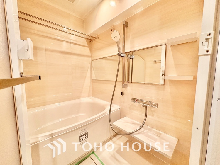 風呂 浴室は一日の疲れを癒す特別な空間。清潔感と快適性で心身ともにリフレッシュできます。