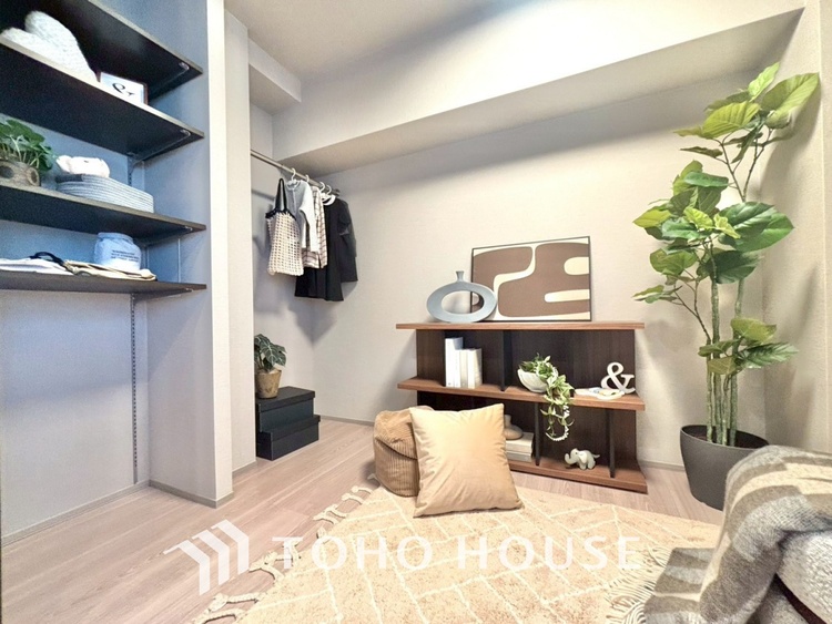 内装 感性を育むプライベートルームはシンプルでスマートな空間。好みの空間で読書をしたり、音楽を聞いたりと一人の時間も充実したものにできます。