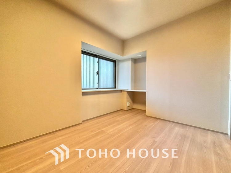 内装 風の通り道。舞い込んでくる風が優しく躍り、室内に爽やかな空気を運んでくる。