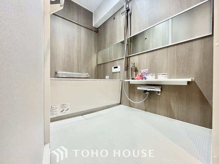 風呂 【BATHROOM】◆プライベートな空間◆simpleだからrelaxできるんです。こころもからだもキレイさっぱり。