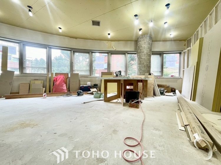 内装 《改装中》◆煌びやか◆愛おしい家族との団欒の時間をより一層幸せなものに感じさせる煌びやかなLDK。輝かしい毎日が待っています。