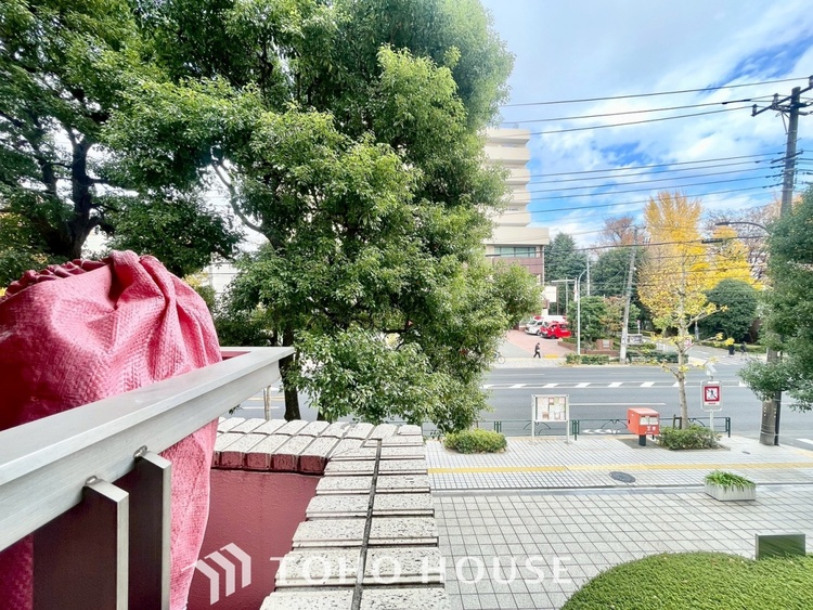 外観 【LIVING】◆扉を◆開くとこの景色。家族の”おかえり”の声が聞こえてきそう。