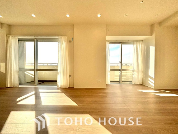 内装 「想像していた以上に広い」が写真を撮っているときの感想です。家事動線に配慮したプランによりご家族がくつろげる明るく広い空間が確保できました。