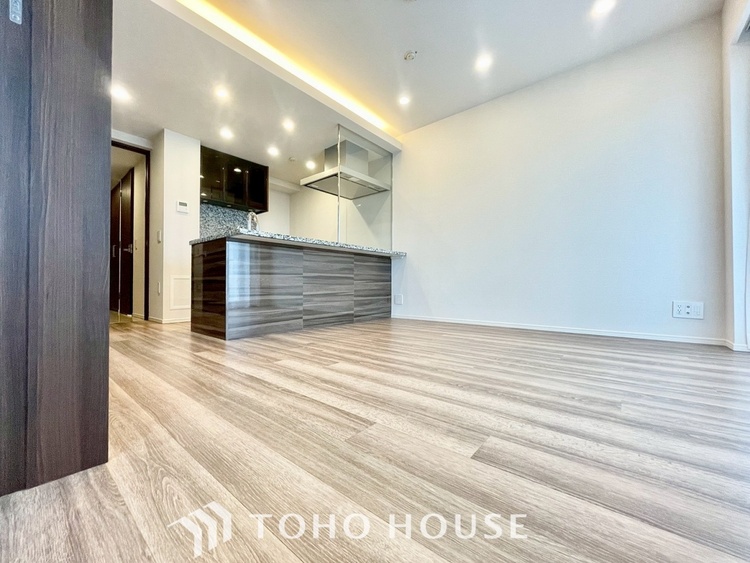 内装 【LIVING】◆煌びやか◆愛おしい家族との団欒の時間をより一層幸せなものに感じさせる煌びやかなLDK。輝かしい毎日が待っています。