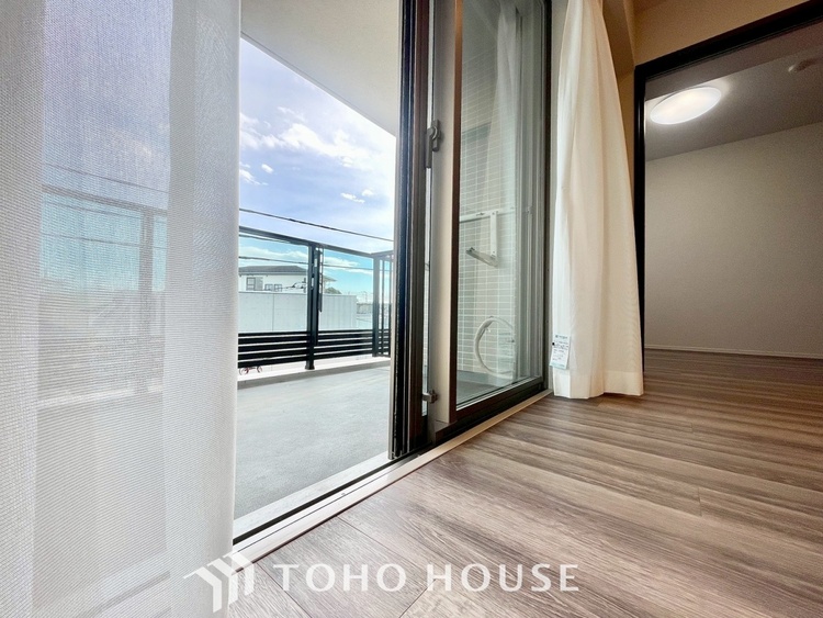 内装 【LIVING】◆住む喜び、楽しさ、感動◆を君と共有したい。いつまでもずっと家族を見渡せるこの広い空間で。