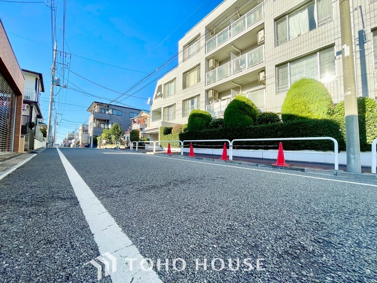 外観 ほんの少しのこだわり。ちょっとした色使いがその家がもつ雰囲気、趣（おもむき）を携え、暮らす家族や訪ねてくる友人・知人に新鮮な香りを運んできます。