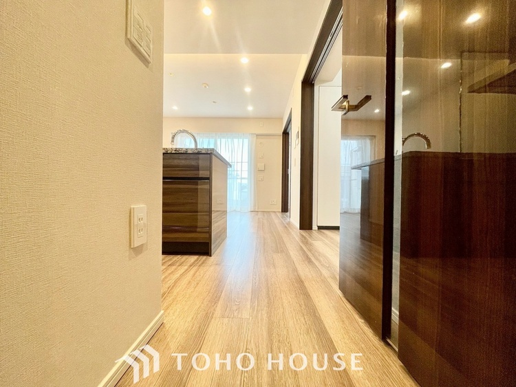 内装 【LIVING】◆simple is best◆無駄のない綺麗なつくりのリビングルームであなただけの暮らしを。