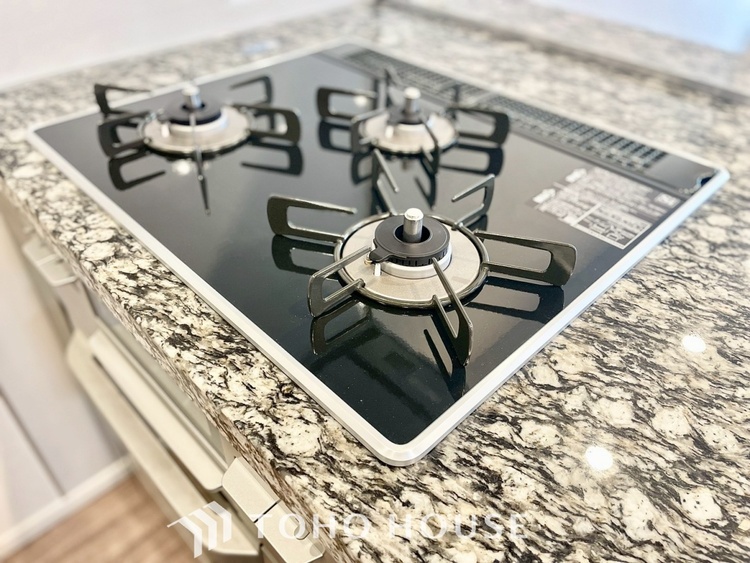 キッチン 【KITCHEN】◆ワクワク◆開放的で機能性も高いシステムキッチン。お子様は毎日のご飯にワクワク！