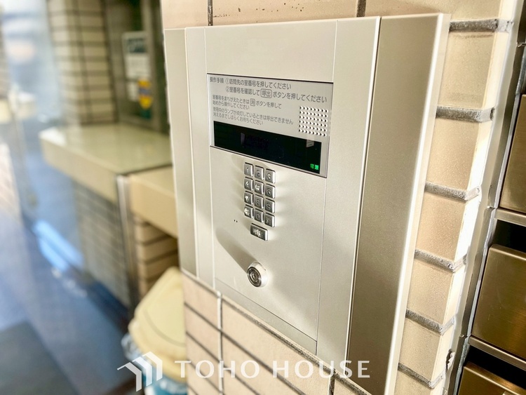 その他 ◆オートロック◆自室の鍵だけではなく、建物内に共用玄関のドアがあり、施錠されているという点がポイント。正しく施錠されていれば居住者以外の侵入を拒むことができます。