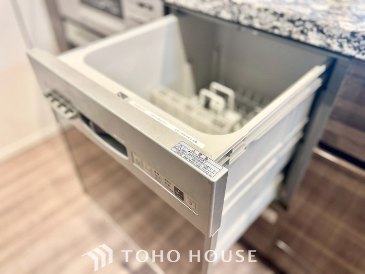 その他 【KITCHEN】◆開放的◆後片付けが楽なシステムキッチン。収納スペースの充実！