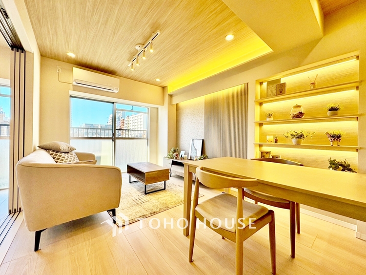 内装 ◆ここに在る◆事も無げに美しく、伝えるには筆舌に尽くし難い。豪華絢爛や華美と言う事ではなく、住まう者にとって暮らし易く心地がいいと言う美しさがこの住まいには込められている。