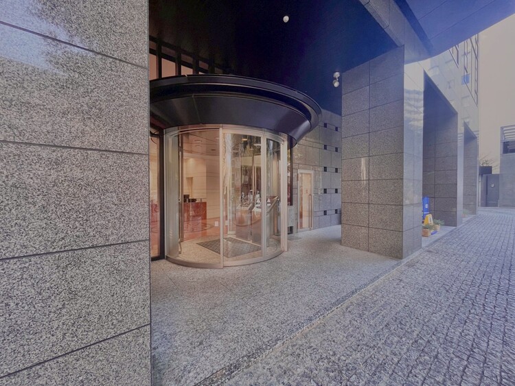 その他 上質感漂う玄関アプローチです。