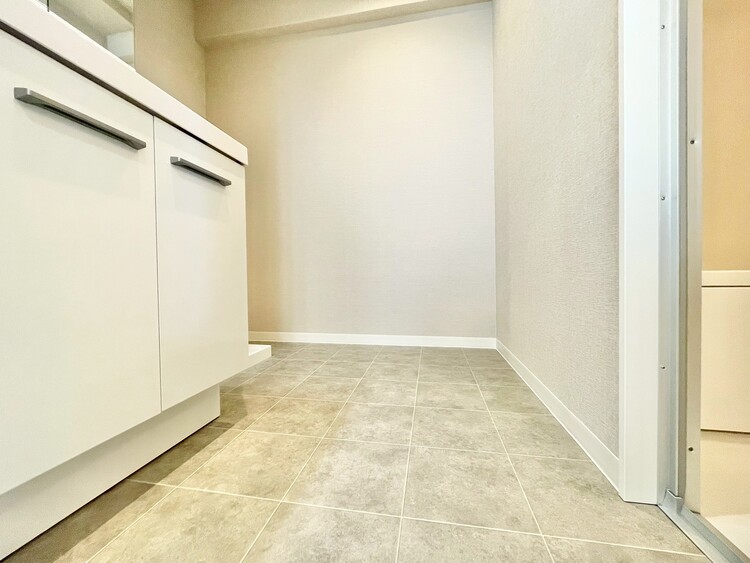 その他 十分な広さの脱衣所。