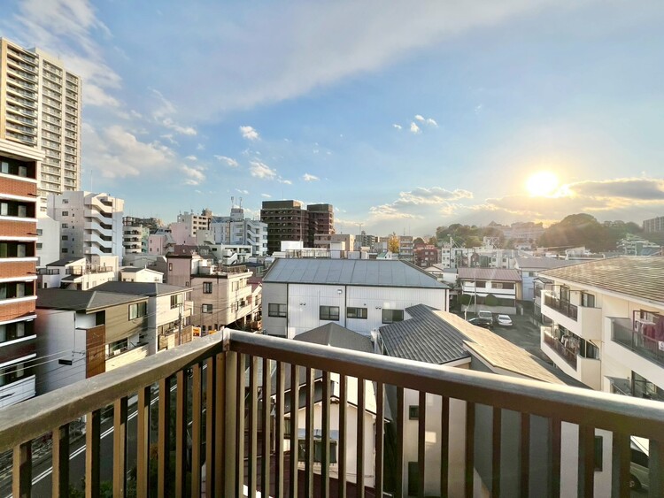 その他 眺望や窓からの景色が良いと、家で過ごす時間も快適です。