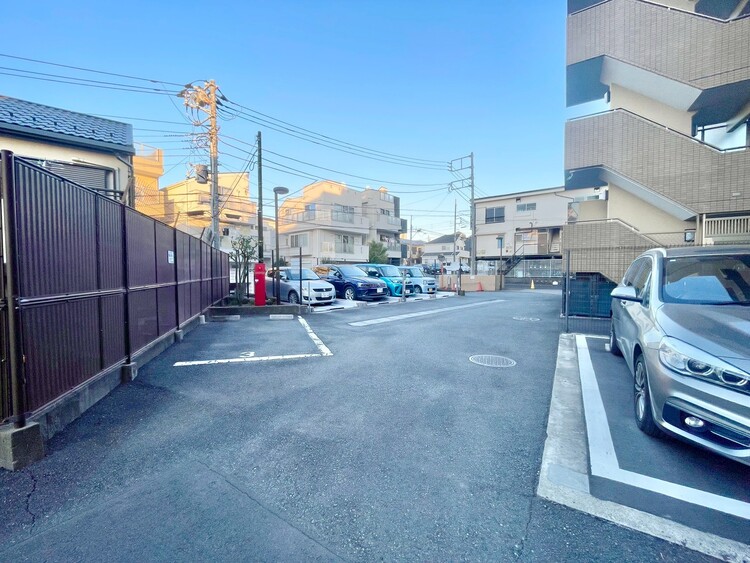 その他 駐車スペースが嬉しいですね。※空き状況は都度ご確認下さい。