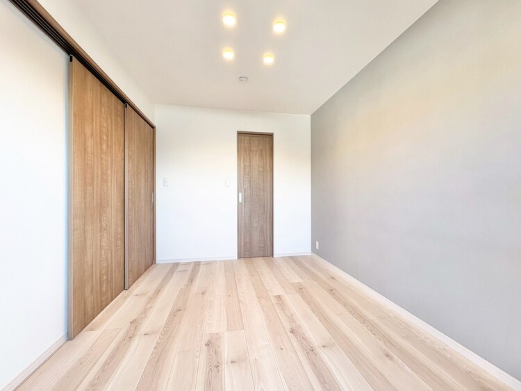 その他 清かで艶やかな時間をもたらしてくれる室内です。